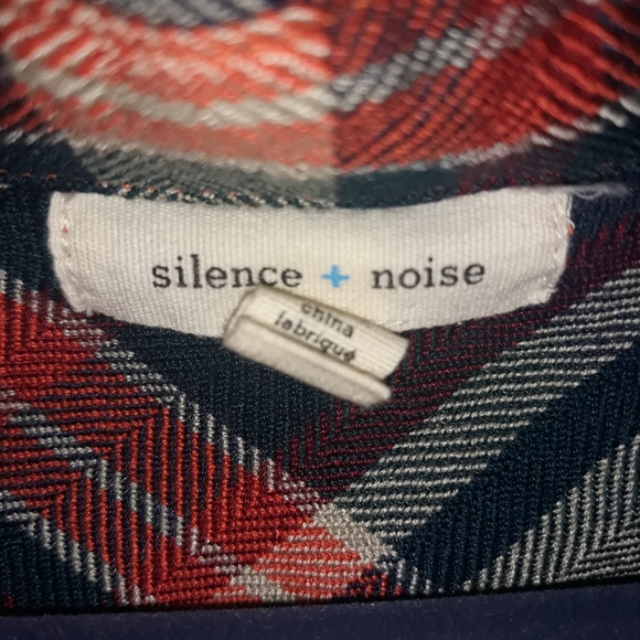 Urban Outfitters Cold Shoulder Top - Picture 4 of 5